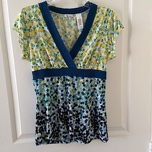 Multi Color Geometric Top Size Medium